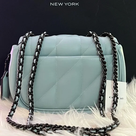 CA086 - Coach Pillow Madison Shoulder Bag 18 with Quilting - Picture 7 of 13